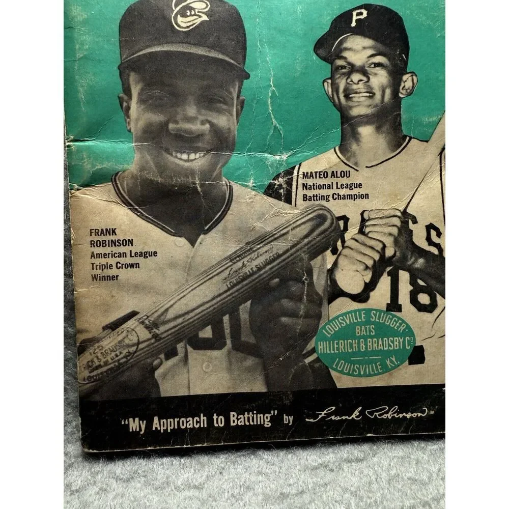 VINTAGE BOOKLET 1967 FAMOUS SLUGGER YEARBOOK FRANK‎ ROBINSON, MATED ALOU